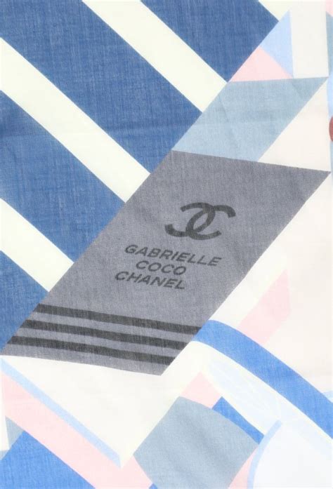 gabrielle coco Chanel scarf